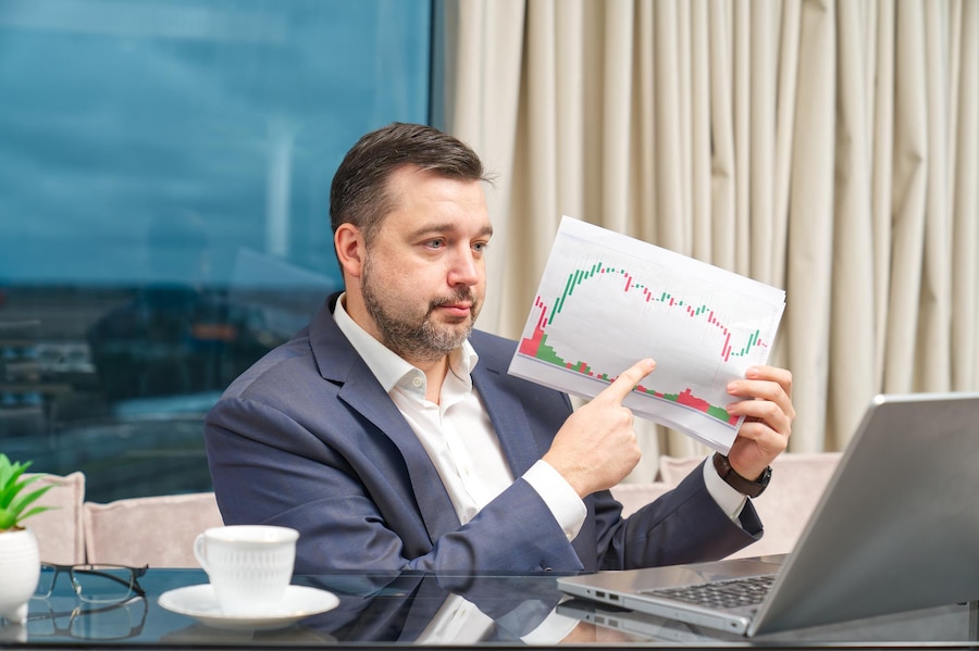How Currency Exchange Rates Affect Buying Villas in Azerbaijan
